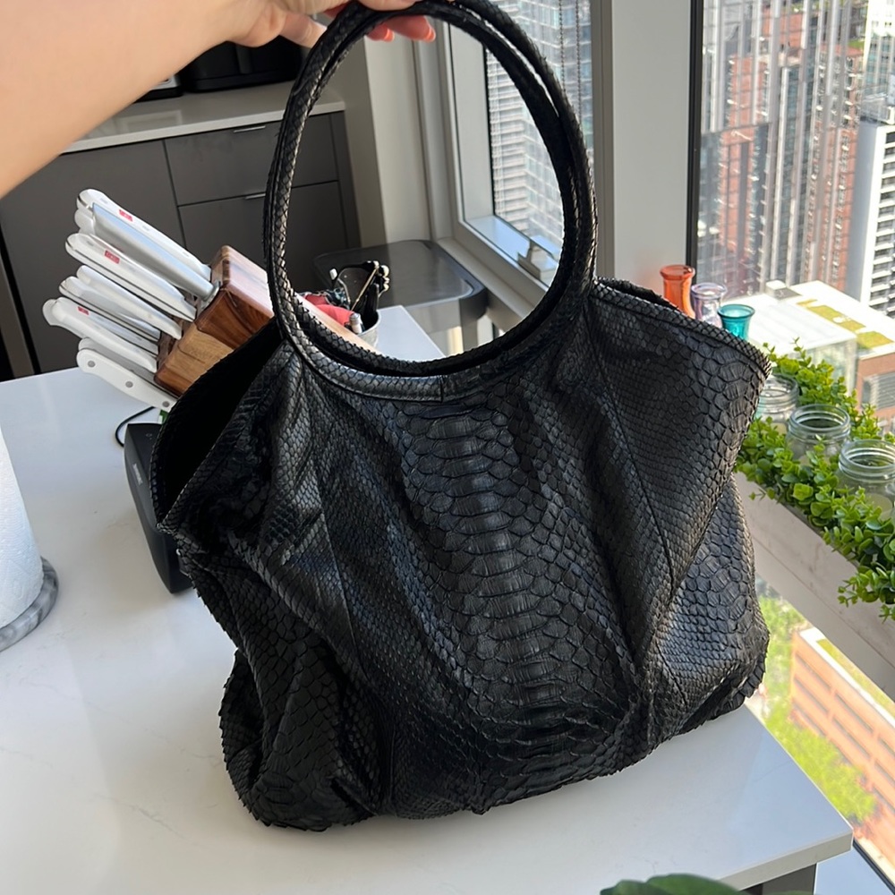 Vasilisa Real Peyton leather tote